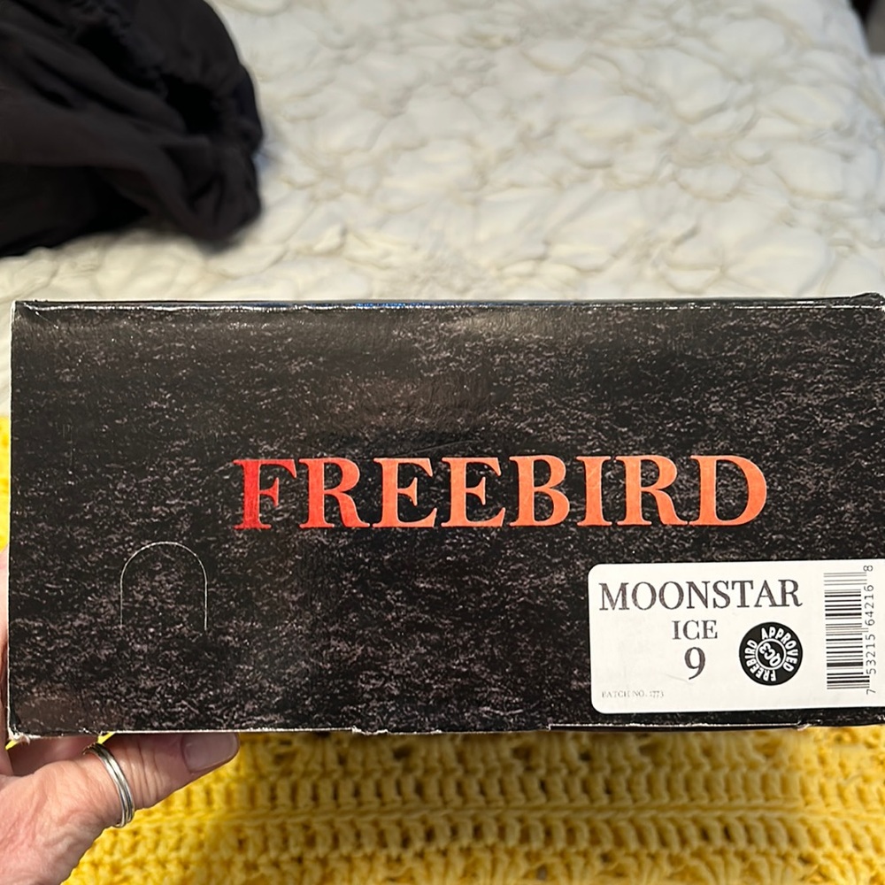 Free bird sandals